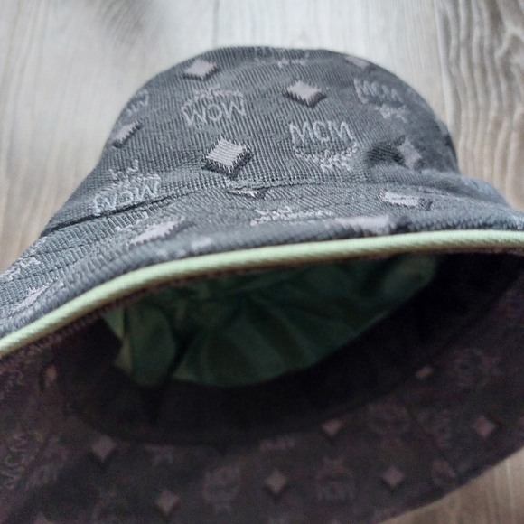 MCM visestos bucket hat Grey outside with green piping + inner lining. - Picture 10 of 16